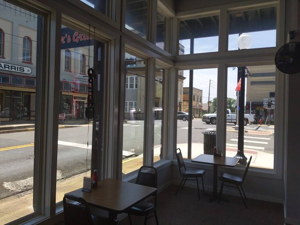 Kizers Grill | restaurant | 127 E Main St, Henderson, TX 75652, USA | 9037222284 OR +1 903-722-2284