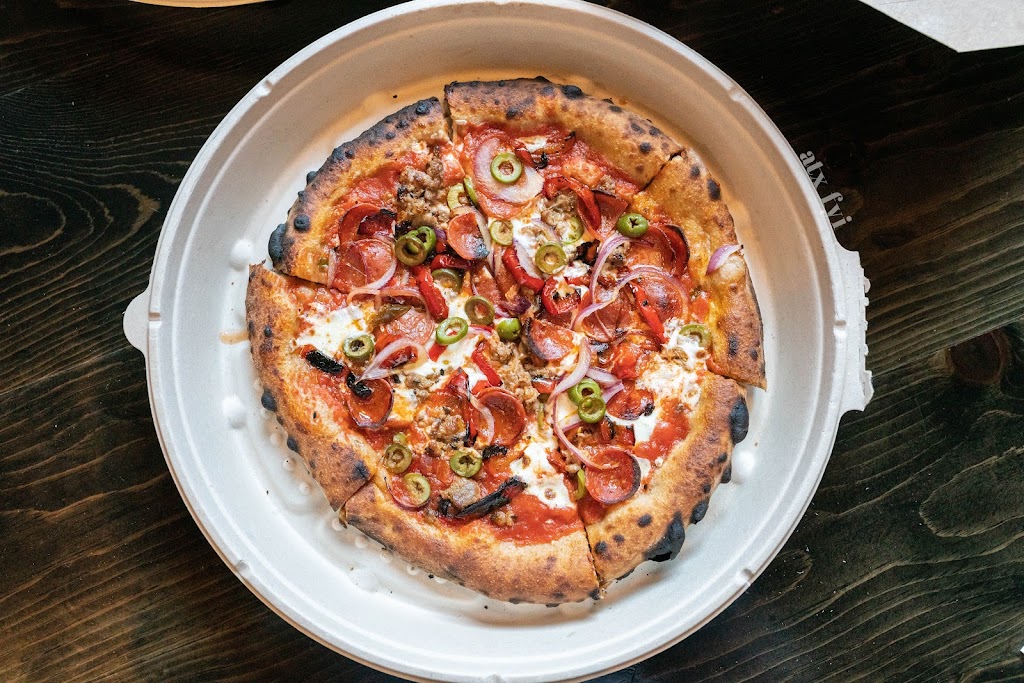 Side Eye Pie | restaurant | 3901 Promontory Point Dr, Austin, TX 78744, USA | 7372705794 OR +1 737-270-5794