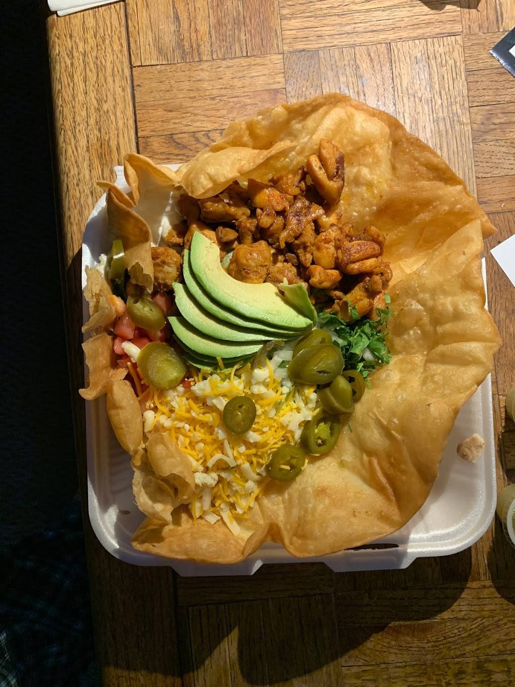 Lalos Mexican Restaurant | restaurant | 1901 E Daily Dr, Camarillo, CA 93010, USA | 8055864031 OR +1 805-586-4031