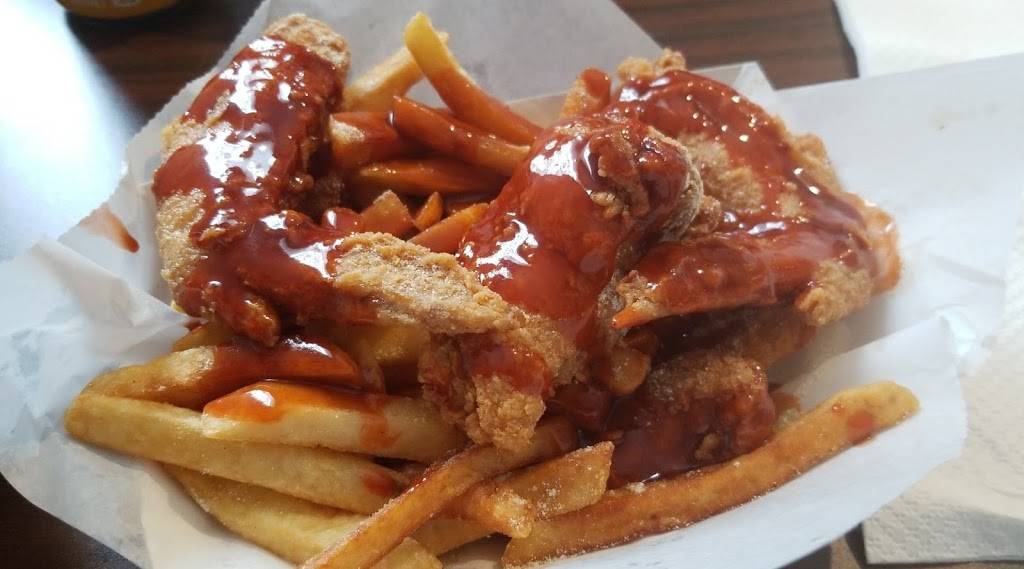 Louie Wingz and Catfish | restaurant | 454 S Greenwich St, Valparaiso, IN 46383, USA | 2195105426 OR +1 219-510-5426