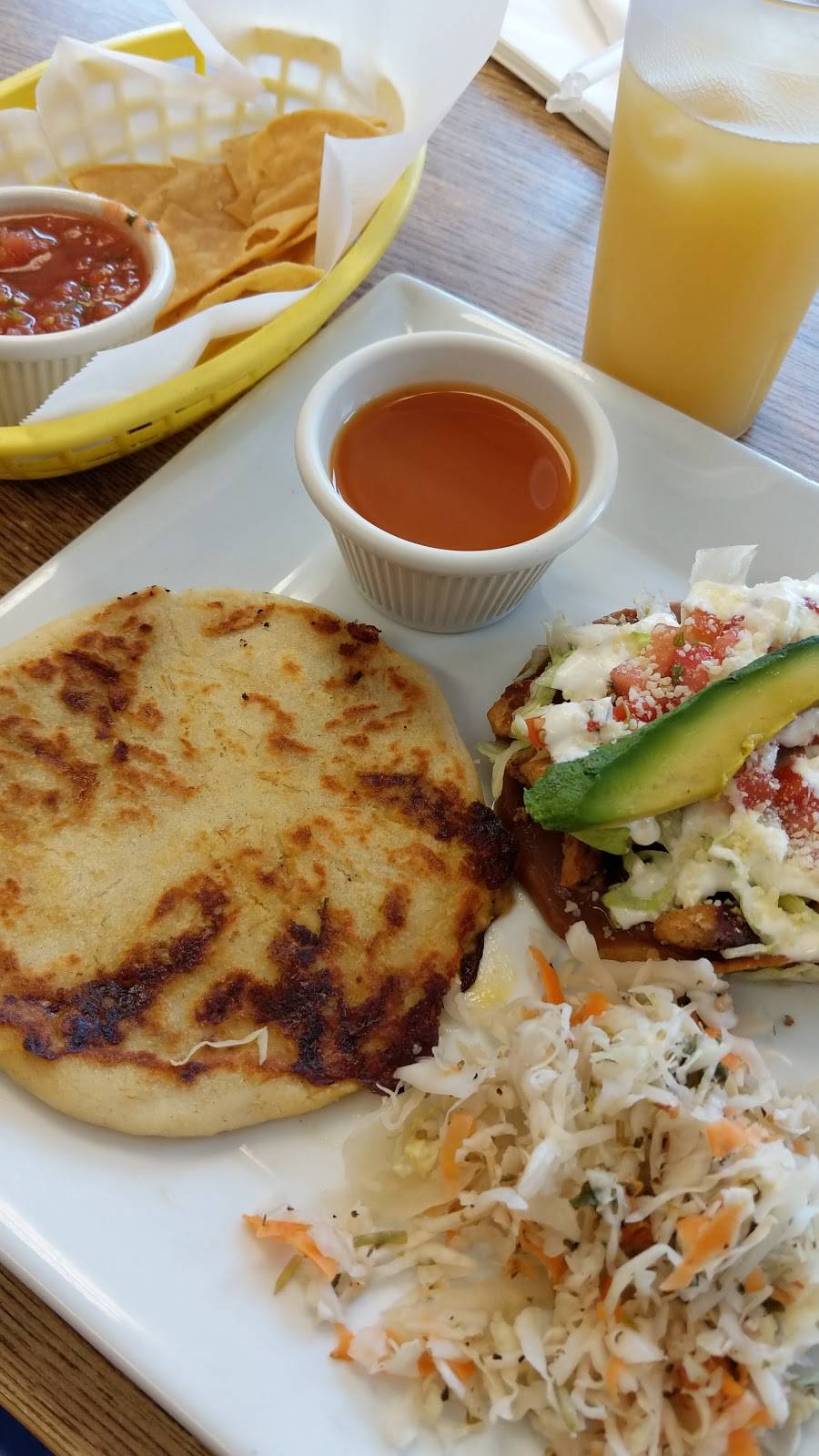 Los Paisanos Restaurant | restaurant | 62 Broadway, Somerville, MA 02145, USA | 6176293502 OR +1 617-629-3502