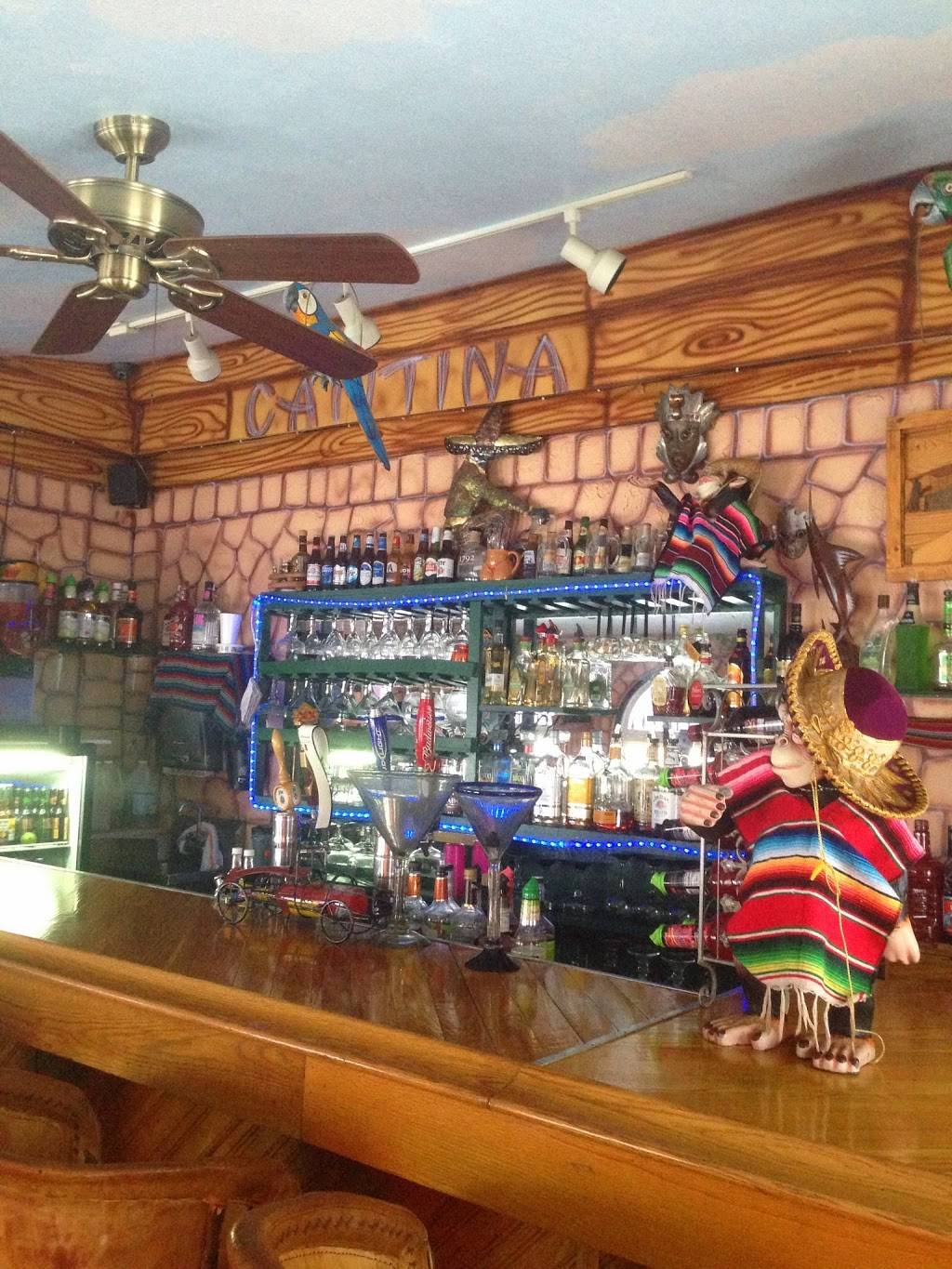 Mi Finca Mexican Restaurant | restaurant | 987 Park Ave NW, Norton, VA 24273, USA | 2766793330 OR +1 276-679-3330