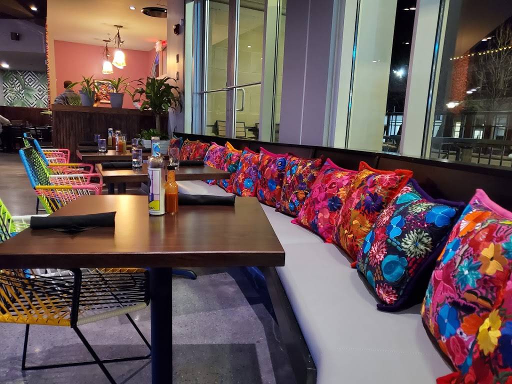 Mezcla Cocina Y Cantina | restaurant | 2 Cherokee Blvd, Chattanooga, TN 37405, USA | 4235416000 OR +1 423-541-6000