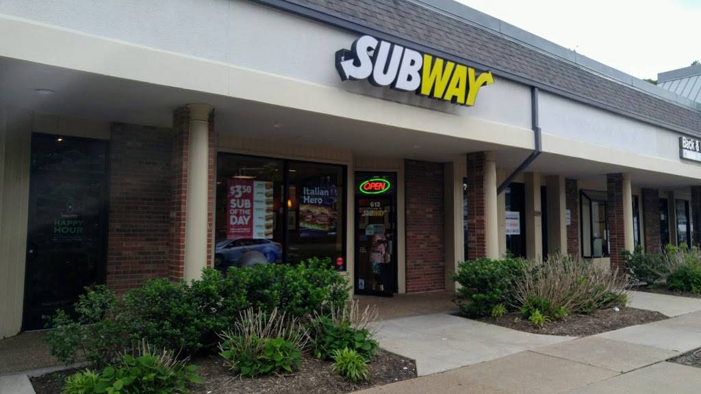 Subway Restaurants | restaurant | 612 E Lockwood Ave, Webster Groves, MO 63119, USA | 3149623318 OR +1 314-962-3318