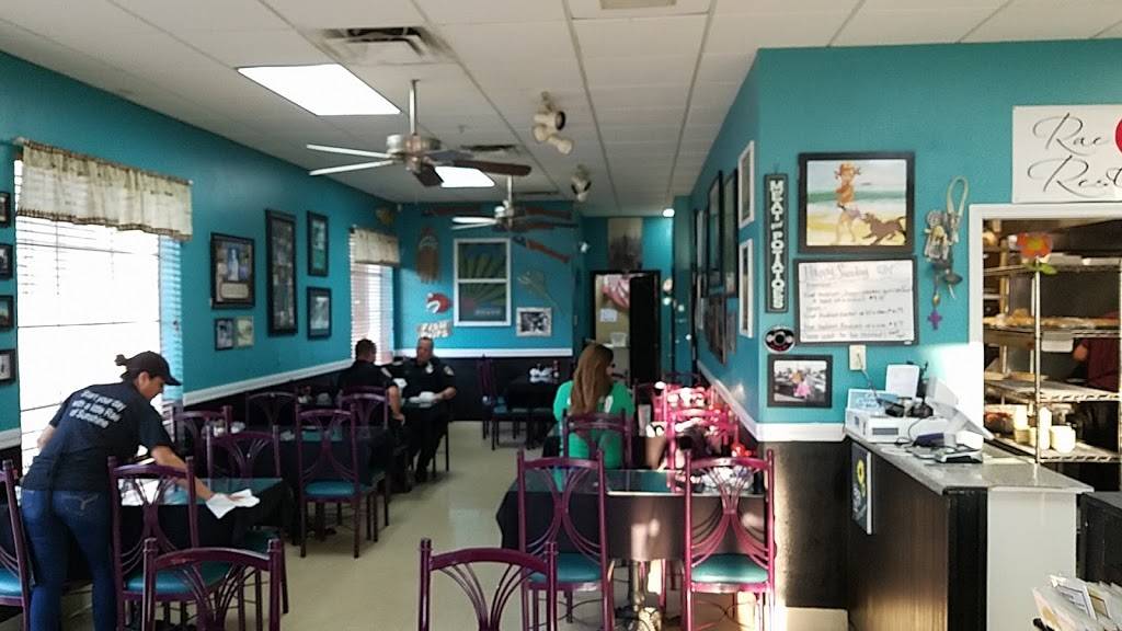 Rae Rae’s Restaurant | restaurant | Central Park Plaza 2468 Hwy 441, 27, Fruitland Park, FL 34731, USA | 3523231595 OR +1 352-323-1595