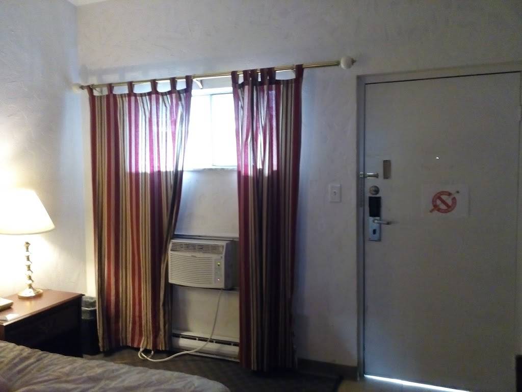 Caravan II Albergo - Maze Entertainment | restaurant | 1465 Sampson St, New Castle, PA 16101, USA | 7245981001 OR +1 724-598-1001