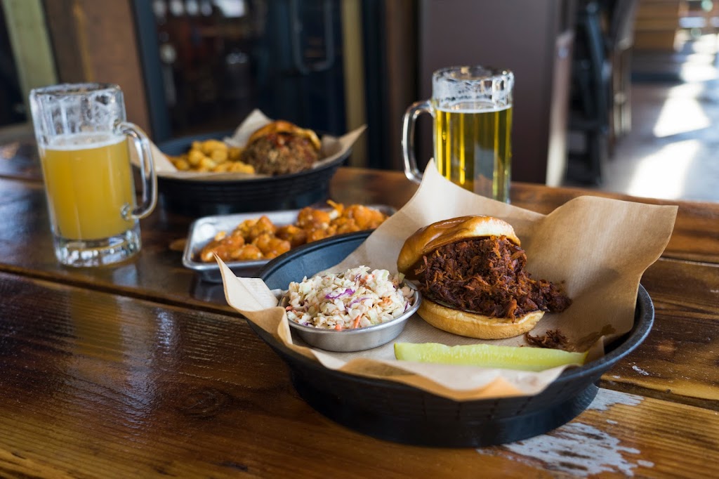 Frontier Barbeque & Beer Garden | restaurant | 730 W Rte 66, Williams, AZ 86046, USA | 9282121352 OR +1 928-212-1352