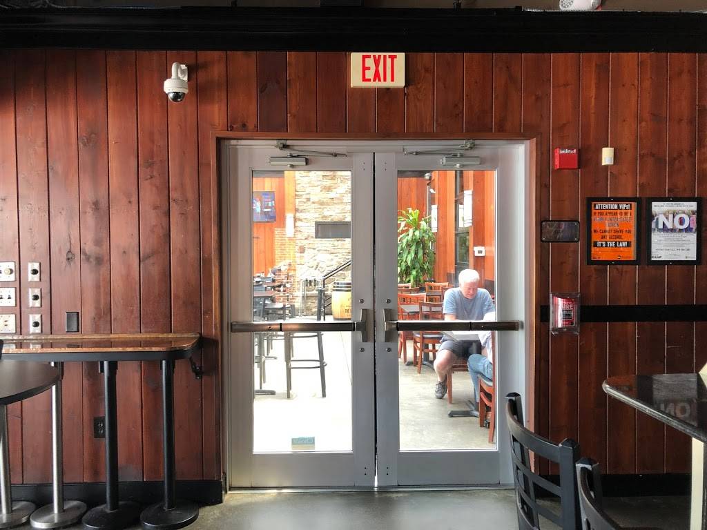 White Rose Bar & Grill | restaurant | 48 N Beaver St, York, PA 17401, USA | 7178485369 OR +1 717-848-5369