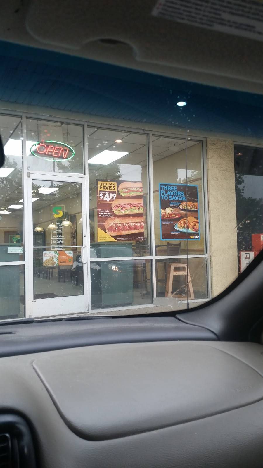 Subway | restaurant | 5050 W Corunna Rd, Flint, MI 48532, USA | 8102497281 OR +1 810-249-7281