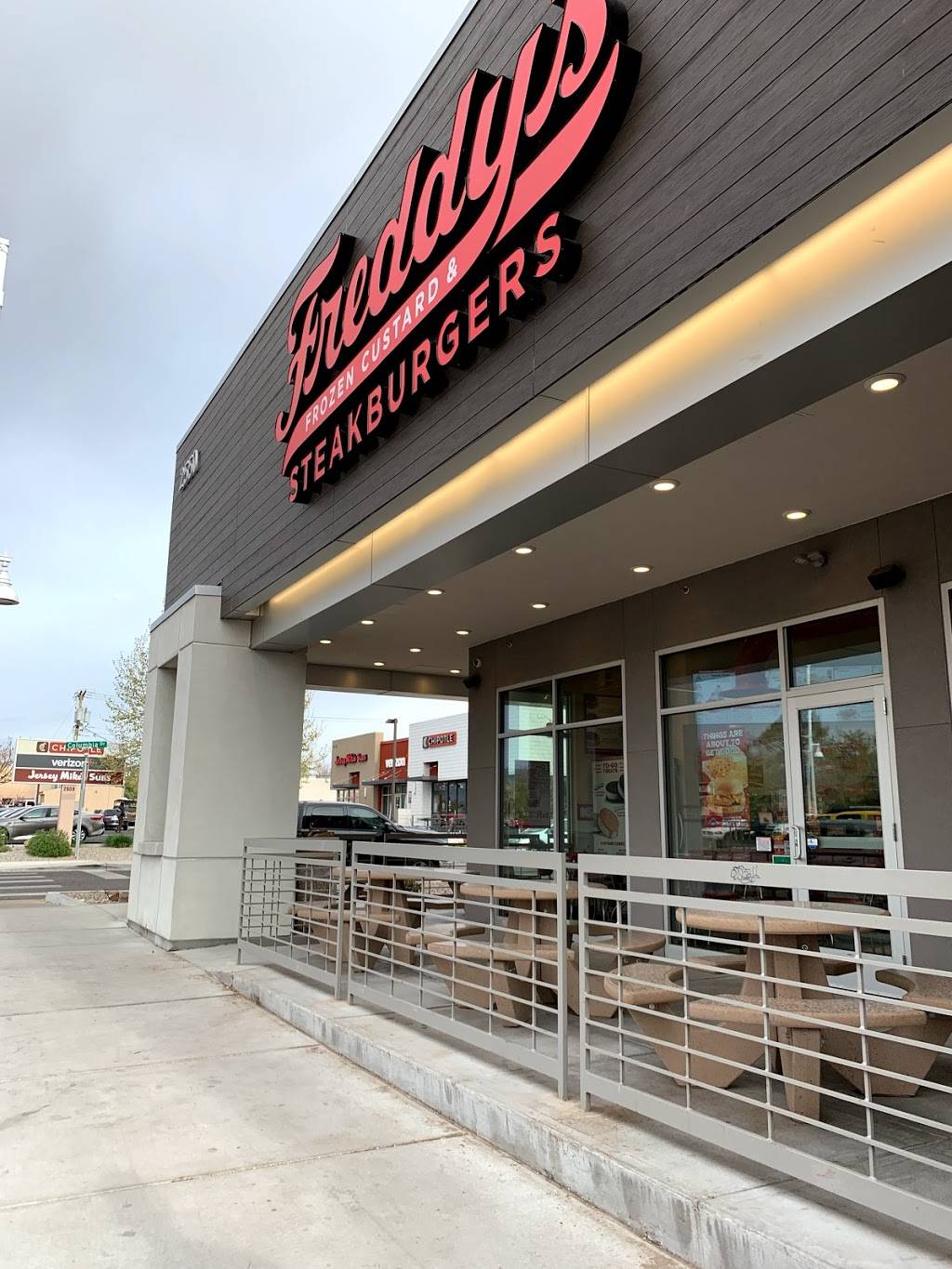 Freddys Frozen Custard & Steakburgers | restaurant | 2550 Central Ave SE #200, Albuquerque, NM 87106, USA | 5052688942 OR +1 505-268-8942