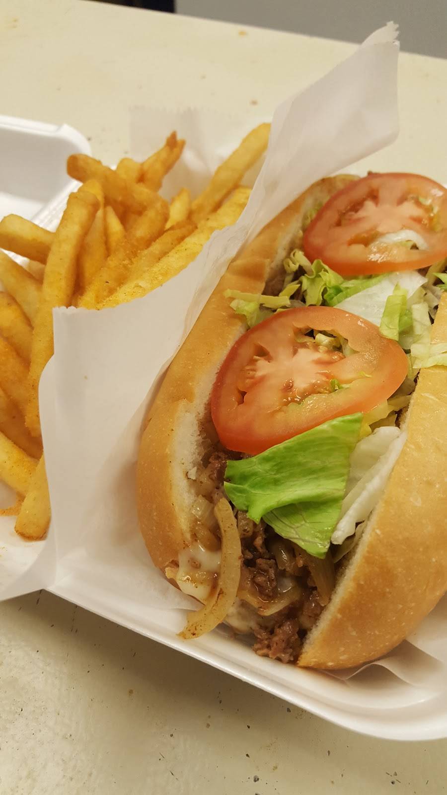 Blue Shark Fish & Chicken | restaurant | 5456 W 34th St, Indianapolis, IN 46224, USA | 3173294640 OR +1 317-329-4640