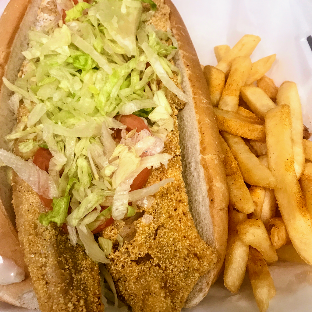 Rayyan fish and wings | restaurant | 2163 Courtright Rd, Columbus, OH 43232, USA | 6147251950 OR +1 614-725-1950