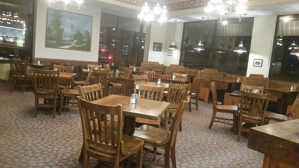 Connies Fried Chicken | restaurant | 821 S Gloster St, Tupelo, MS 38801, USA | 6628427260 OR +1 662-842-7260