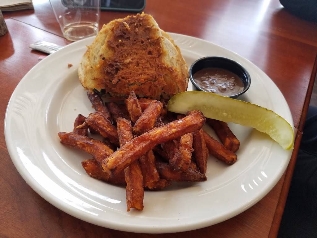 Common Ground | restaurant | 2644 Branch St, Middleton, WI 53562, USA | 6088201010 OR +1 608-820-1010