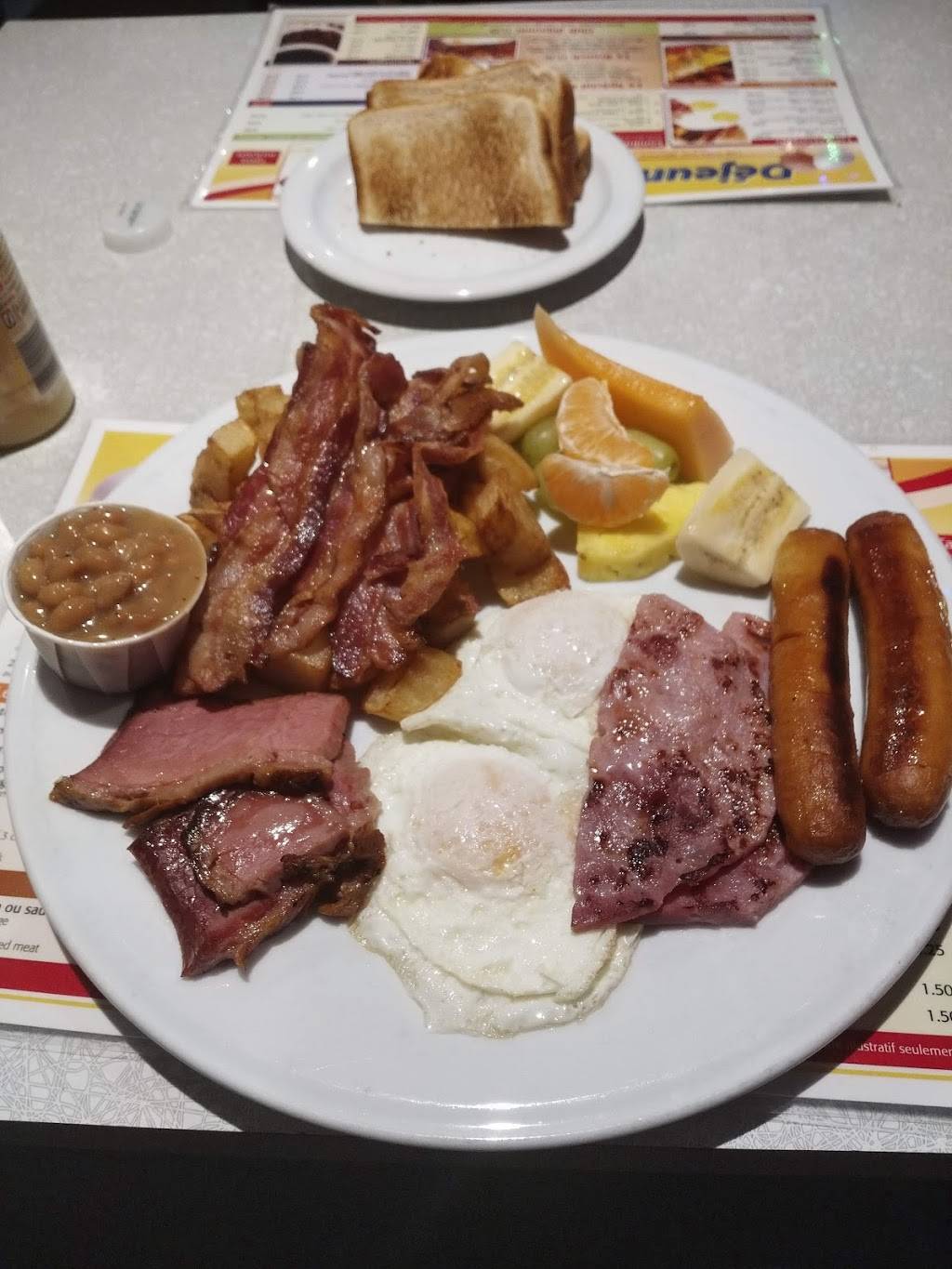 Rex Pizza | restaurant | 4811 Rue Wellington, Verdun, QC H4G 1X5, Canada | 5147683718 OR +1 514-768-3718