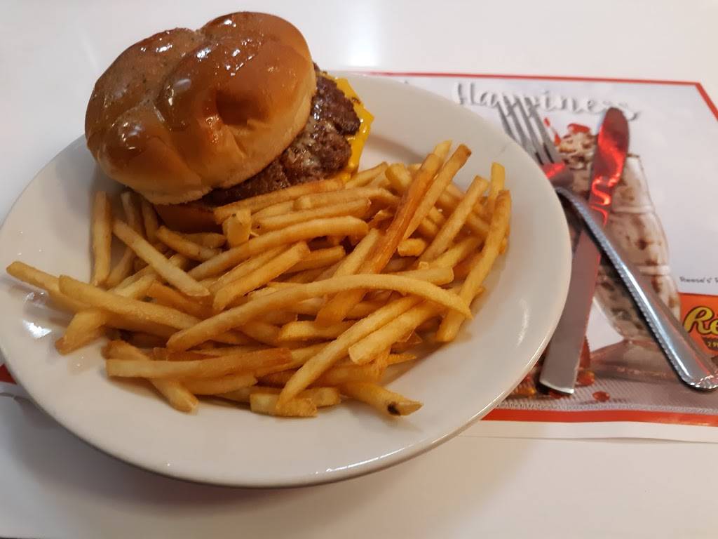 Steak n Shake | restaurant | 1211 N Keller Dr, Effingham, IL 62401, USA | 2172100386 OR +1 217-210-0386