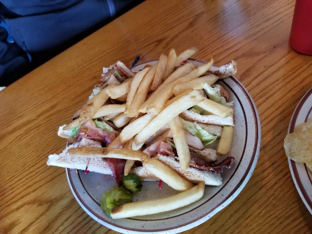 Heberts Restaurant | restaurant | 1500 Lafayette Rd, Portsmouth, NH 03801, USA | 6034315882 OR +1 603-431-5882