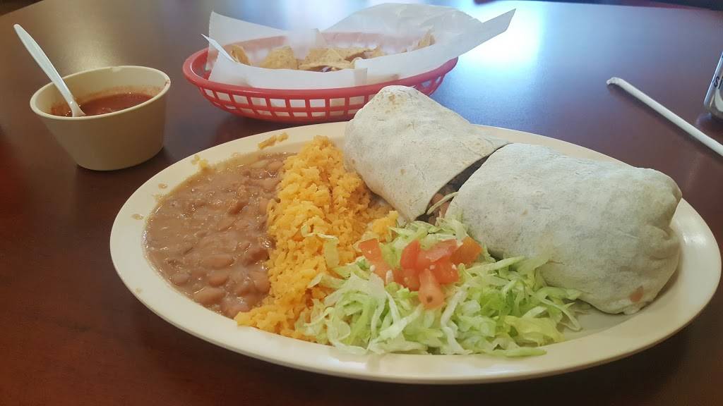 El Famous Burrito | restaurant | 7047 N Clark St, Chicago, IL 60626, USA | 7734650377 OR +1 773-465-0377