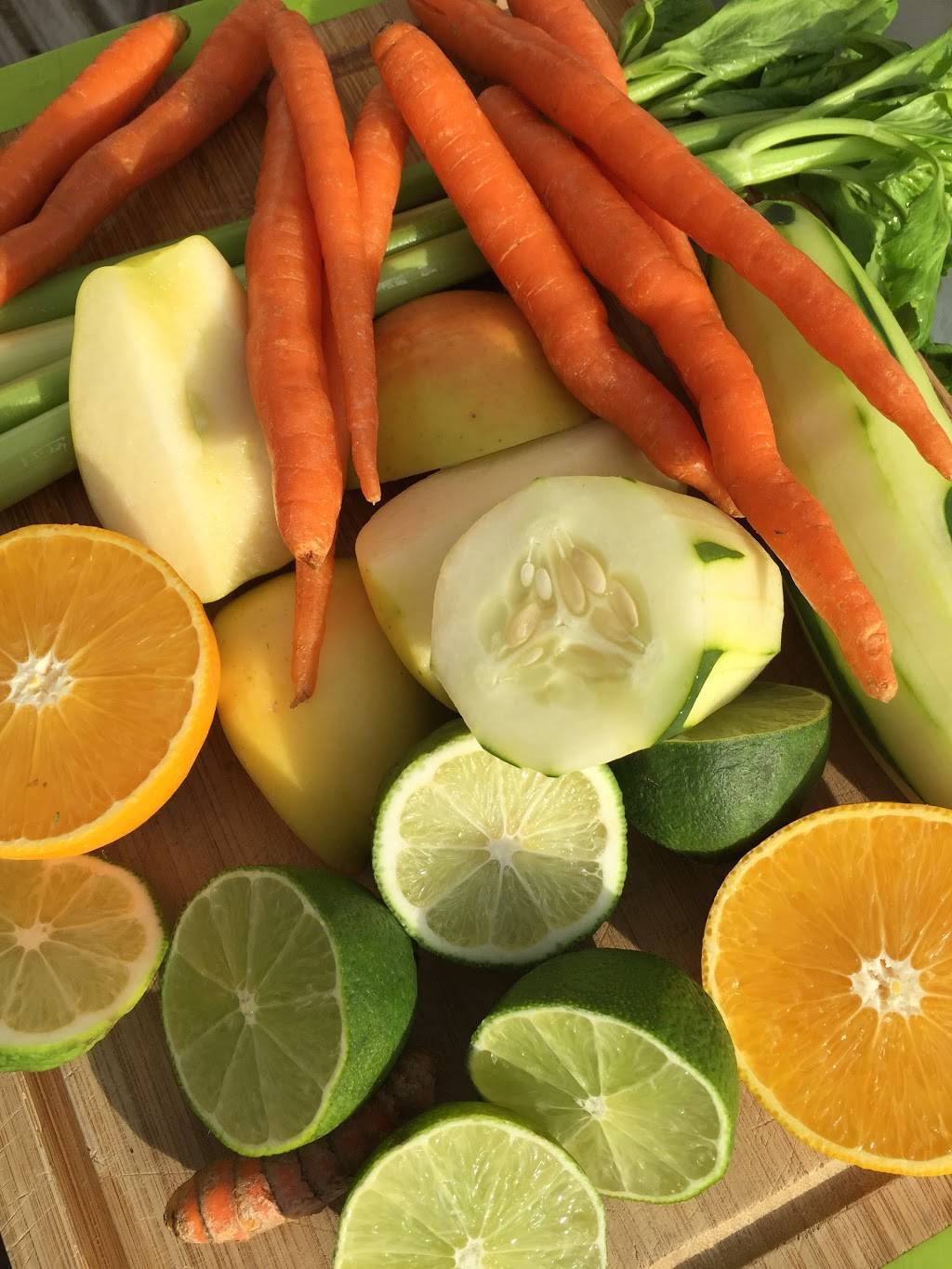 Smojo Smoothies and Juice | cafe | 2025 Library Ave Ste 202, Crozet, VA 22932, USA | 3604814087 OR +1 360-481-4087