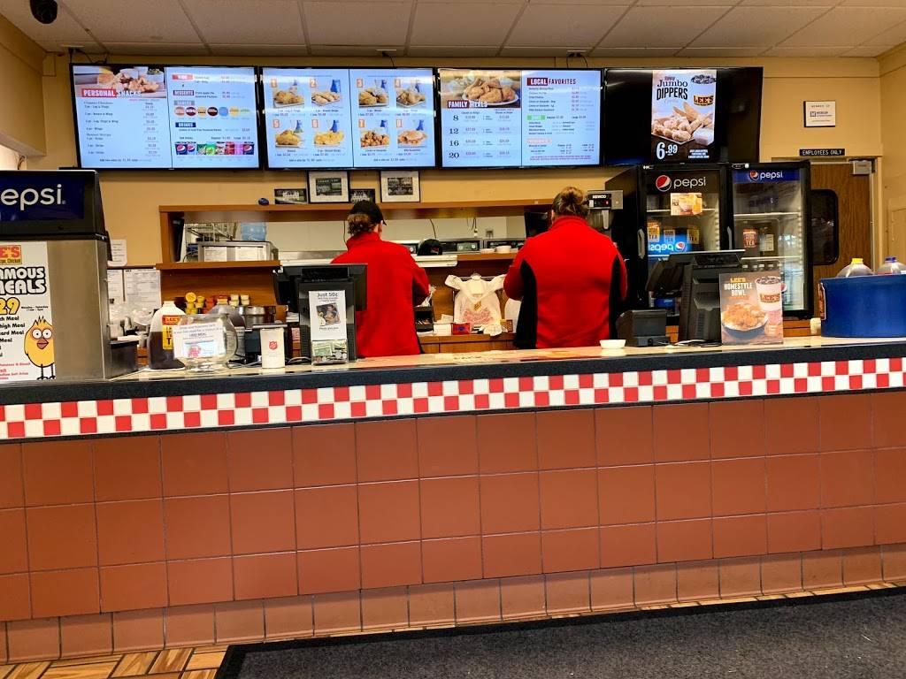 Lees Famous Recipe Chicken | restaurant | 200 Whitehall Rd, Muskegon, MI 49445, USA | 2317449592 OR +1 231-744-9592
