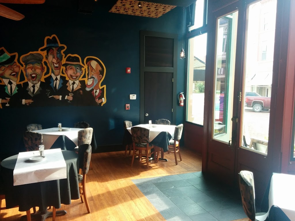 Crooners Lounge | restaurant | 117 S Main St #1414, Fort Scott, KS 66701, USA | 6202249787 OR +1 620-224-9787