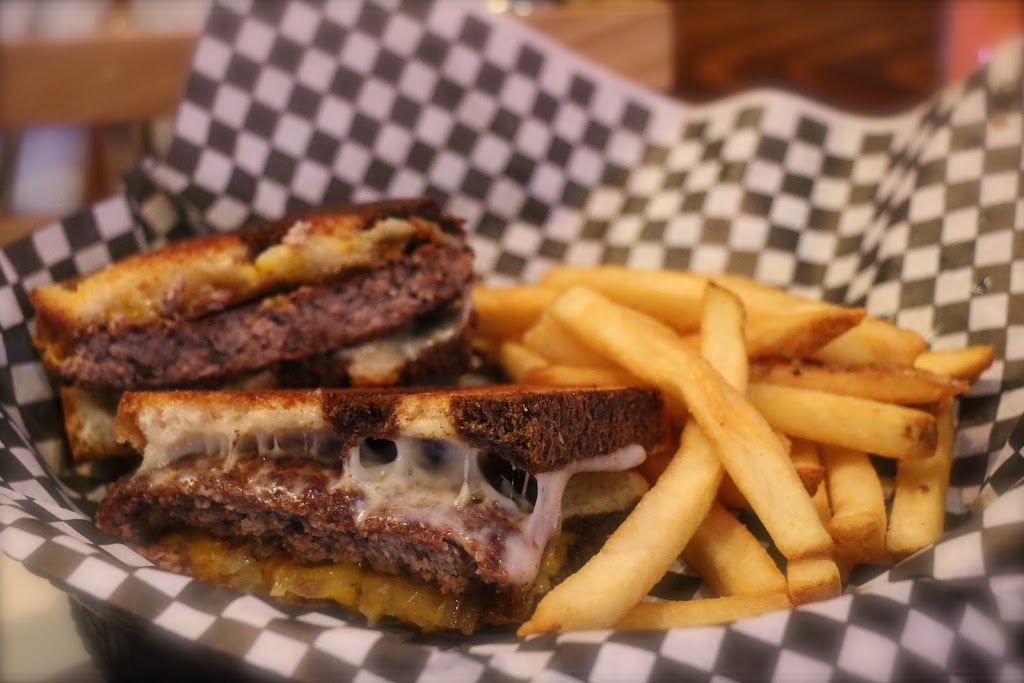 Safari Bar And Grill | restaurant | 25795 475th Ave, Renner, SD 57055, USA | 6052314835 OR +1 605-231-4835