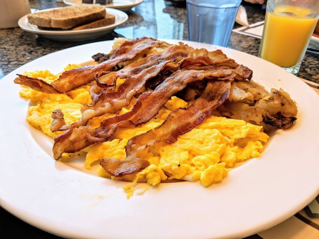 Majestic Diner | restaurant | 498 Old Country Rd, Westbury, NY 11590, USA | 5169976010 OR +1 516-997-6010