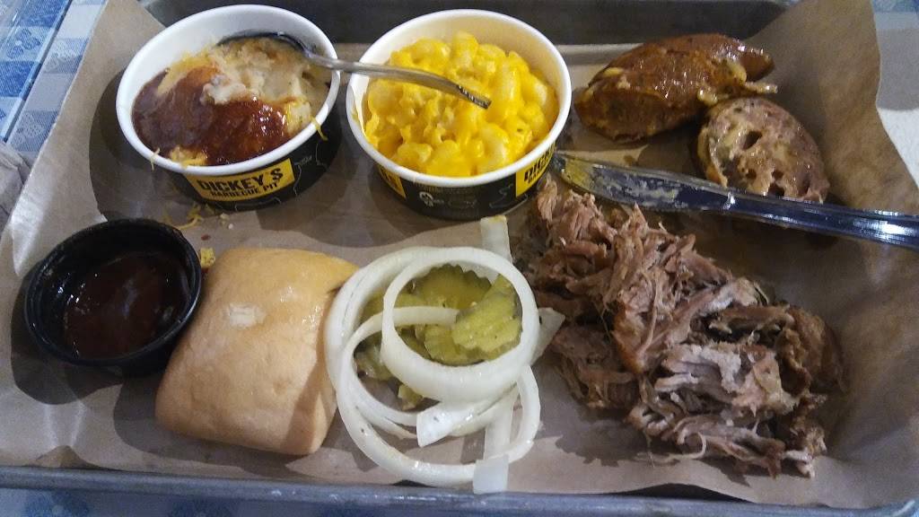 Dickeys Barbecue Pit | restaurant | 15683 Roy Rogers Dr, Victorville, CA 92392, USA | 7604938011 OR +1 760-493-8011