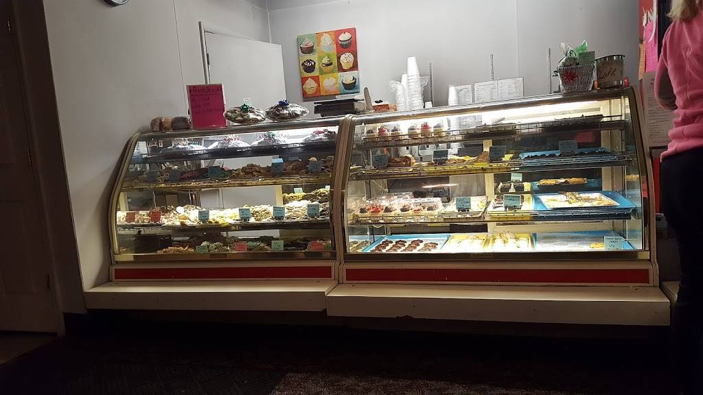 Kellys Kitchen and Bakery | bakery | 12600 Eastern Ave, Middle River, MD 21220, USA | 4103352253 OR +1 410-335-2253