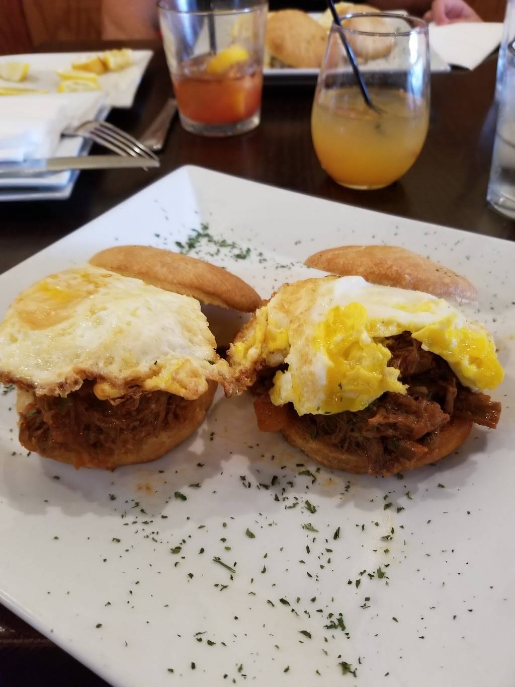 Ron Y Lechón | restaurant | 7512 Broadway, North Bergen, NJ 07047, USA | 2014729450 OR +1 201-472-9450