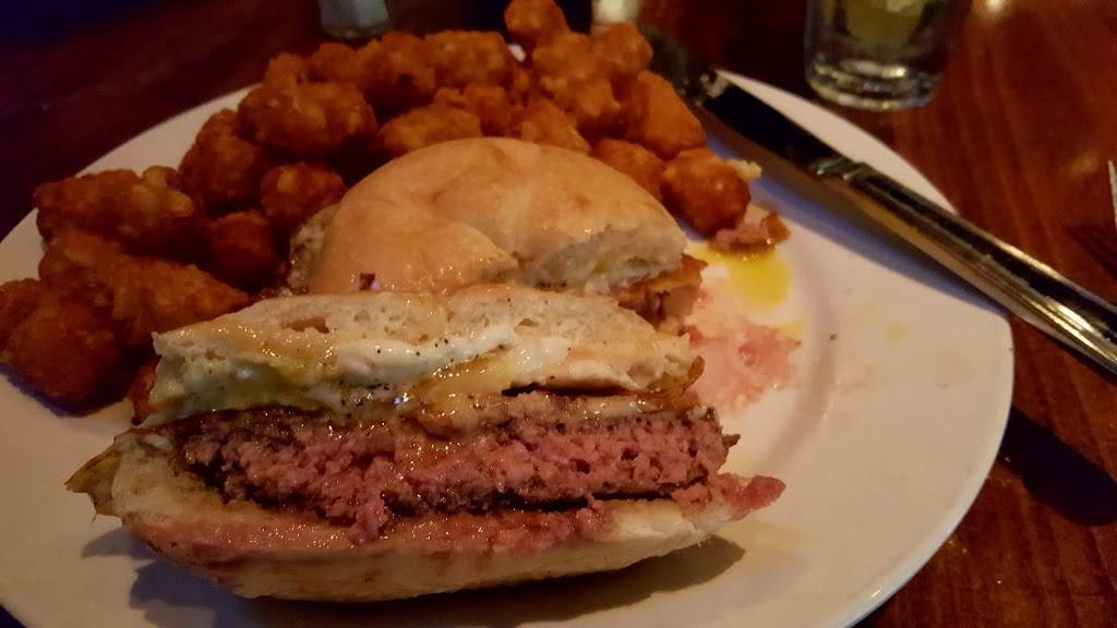 Halligans Public House | restaurant | 3317 Masonboro Loop Rd, Wilmington, NC 28409, USA | 9107911019 OR +1 910-791-1019