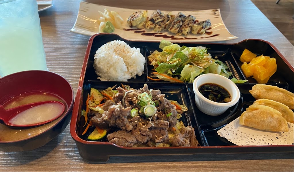 Sushi Crush | restaurant | 6501 E Greenway Rd Suite 123, Scottsdale, AZ 85254, USA | 4807020522 OR +1 480-702-0522