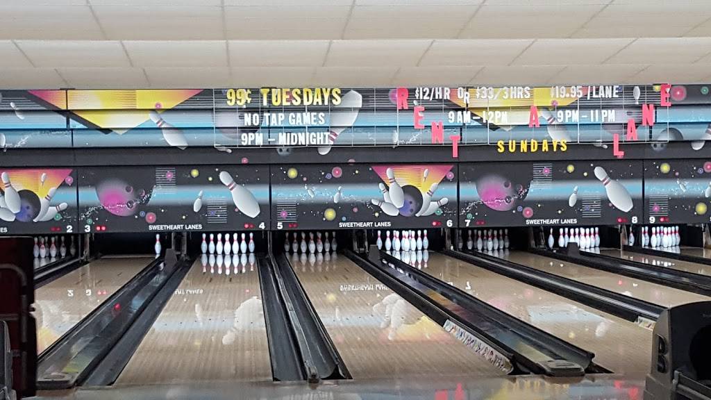 Sweetheart 10 Pin Bowling | restaurant | 2320 N Lincoln Ave, Loveland, CO 80538, USA | 9706673510 OR +1 970-667-3510