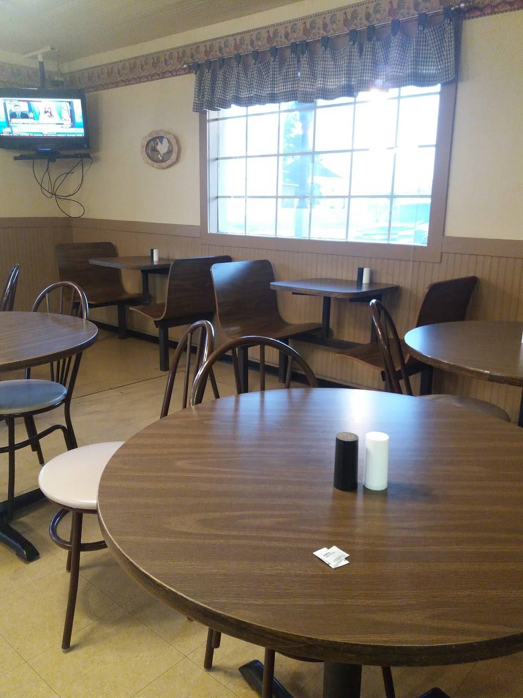 Tudors Biscuit World | restaurant | 422 29th St, Huntington, WV 25702, USA | 3045222787 OR +1 304-522-2787