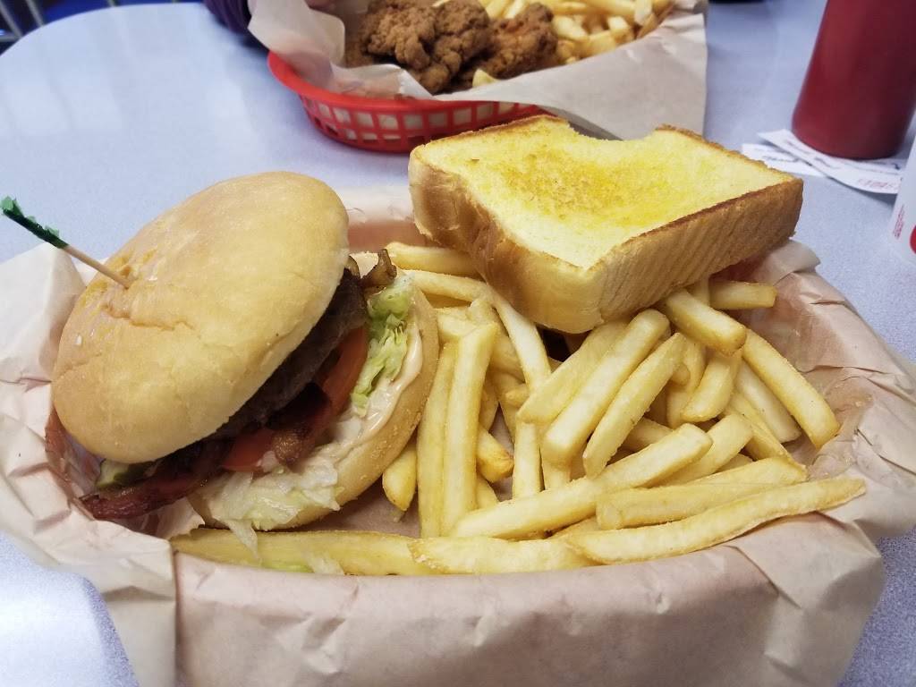 Scotties Drive In | restaurant | 1702 Pacific Ave, Forest Grove, OR 97116, USA | 5033576898 OR +1 503-357-6898