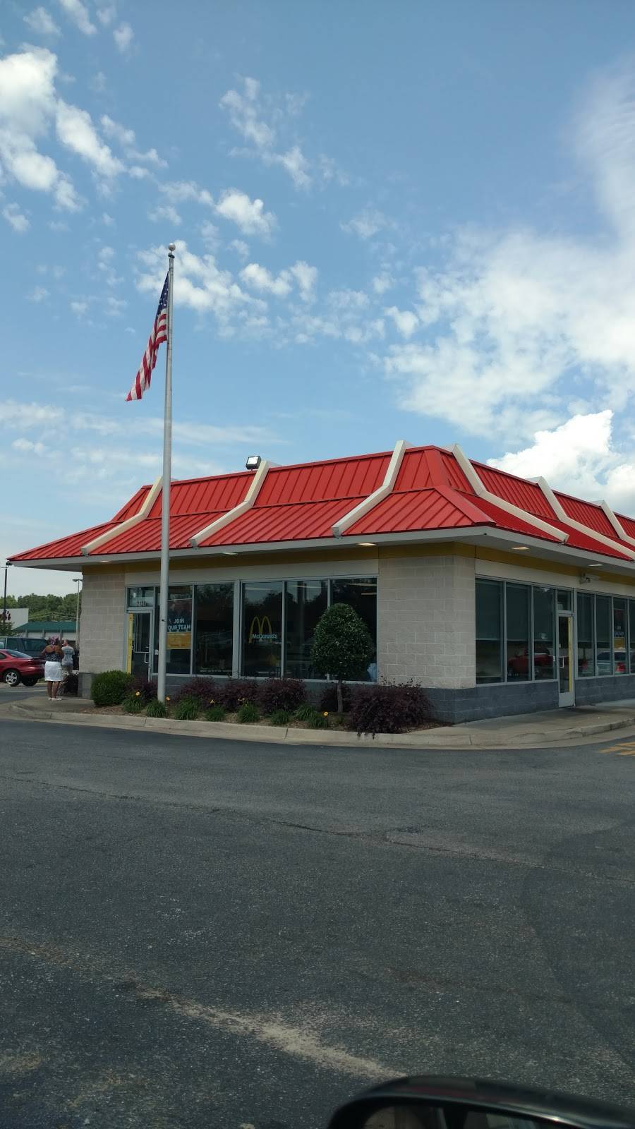 McDonalds | cafe | 2139 S Crater Rd, Petersburg, VA 23805, USA | 8048610655 OR +1 804-861-0655
