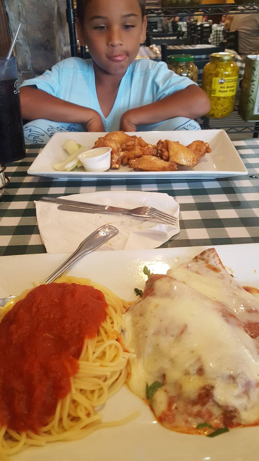 Vinnys Italian Grill & Pizzeria | restaurant | 5087, 11105 Leavells Rd, Fredericksburg, VA 22407, USA | 5407105517 OR +1 540-710-5517