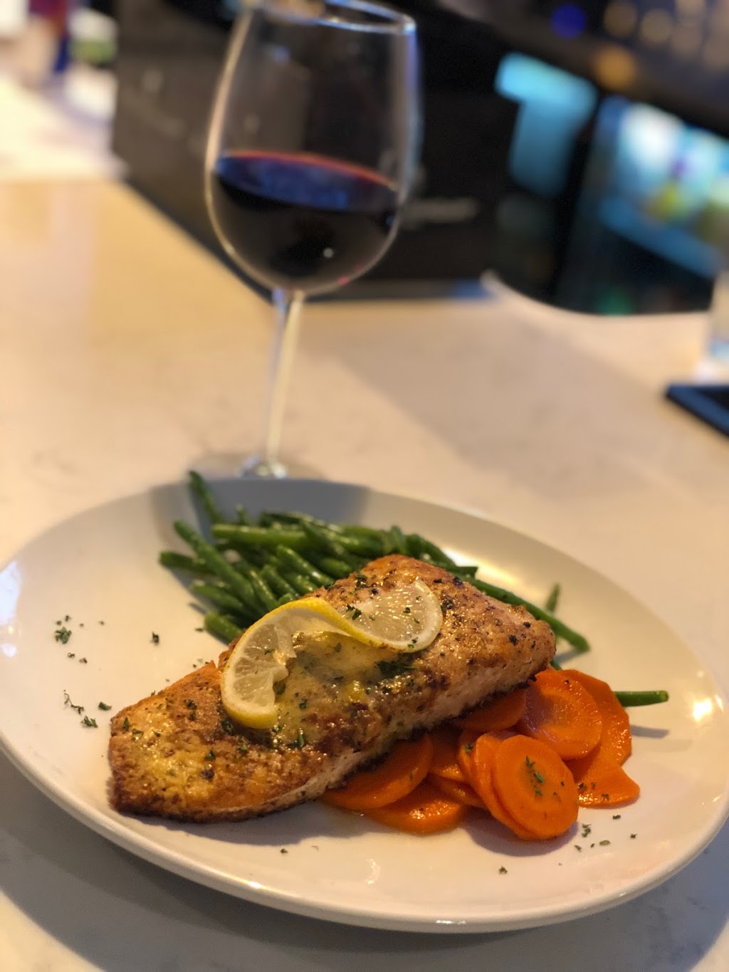 Aura Restaurant | restaurant | 215 W College Ave, Tallahassee, FL 32301, USA | 8502125529 OR +1 850-212-5529