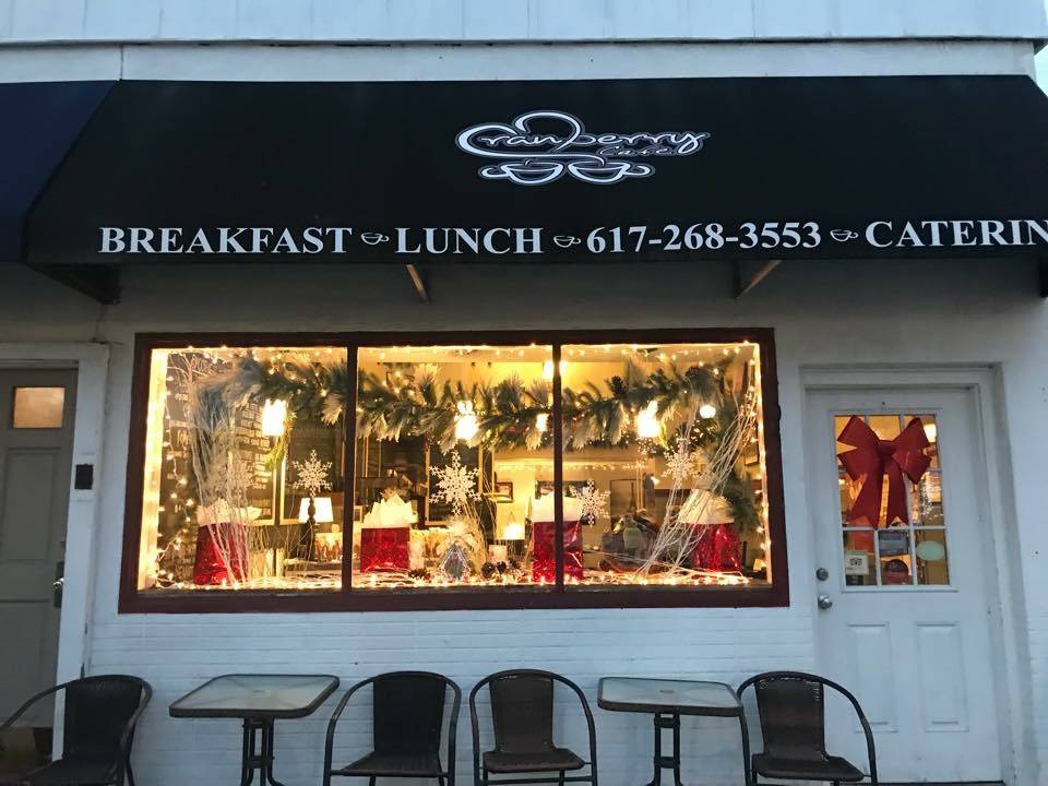 Cranberry Cafe | meal takeaway | 704 E Broadway, Boston, MA 02127, USA | 6172683553 OR +1 617-268-3553