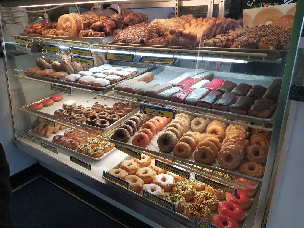 Daylight Donuts | meal delivery | 1285 State Road 135 Suite 7, Box 1, Greenwood, IN 46142, USA | 3178829530 OR +1 317-882-9530