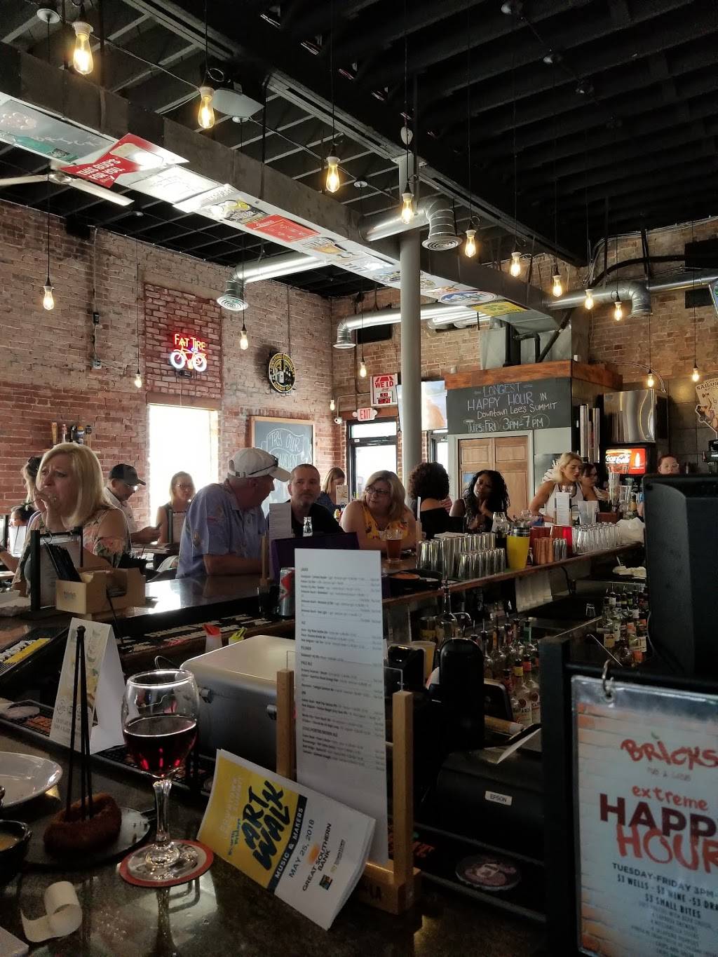 Bricks Pub & Grub | restaurant | 18 SE 3rd St, Lees Summit, MO 64063, USA | 8163471746 OR +1 816-347-1746