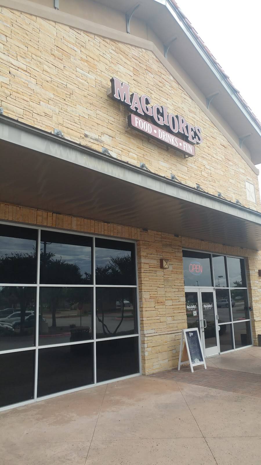 Maggiores | restaurant | 1420 Cypress Creek Road #1000, Cedar Park, TX 78613, USA | 5122916065 OR +1 512-291-6065