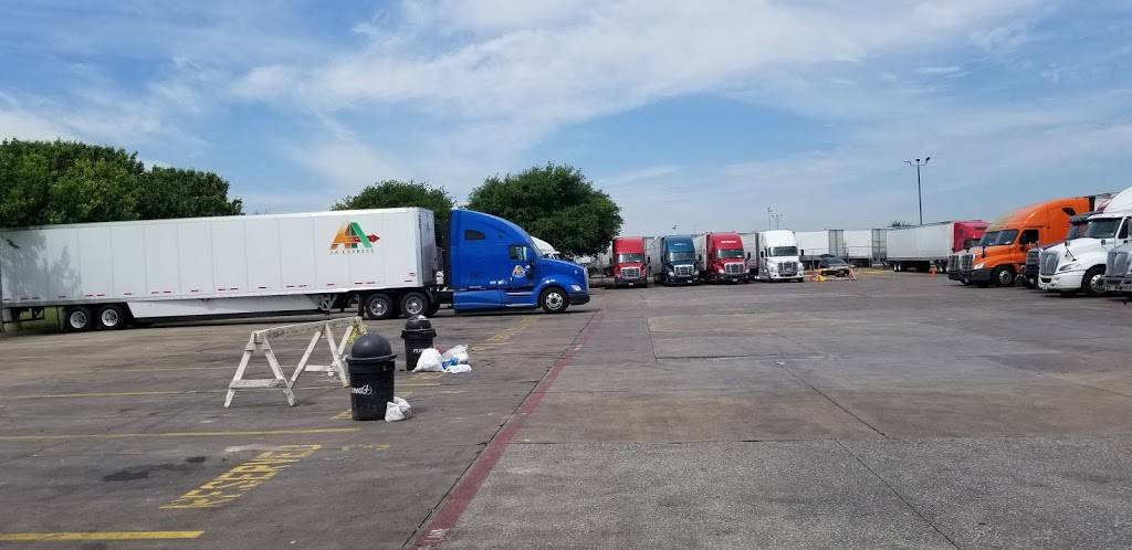 Flying J Travel Center | restaurant | 7425 Bonnie View Rd, Dallas, TX 75241, USA | 9722253566 OR +1 972-225-3566