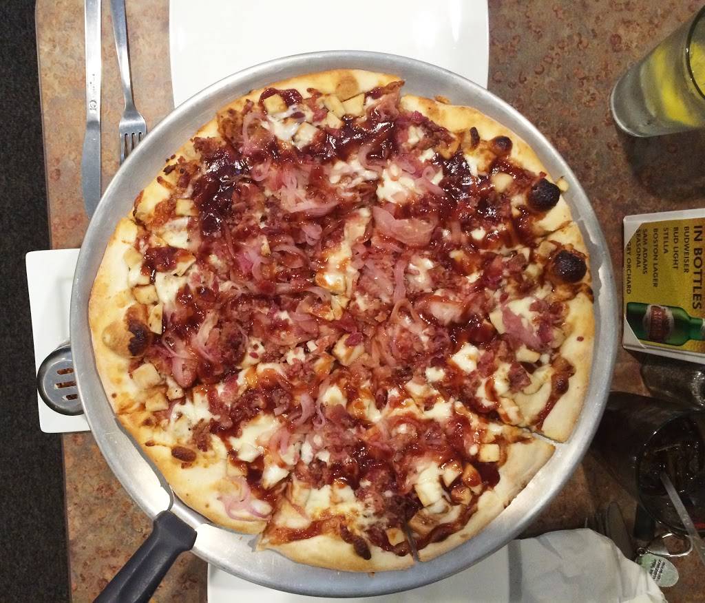 Carmelos Italian Pizza | restaurant | 3555 68th St SE # 9, Caledonia, MI 49316, USA | 6165549173 OR +1 616-554-9173