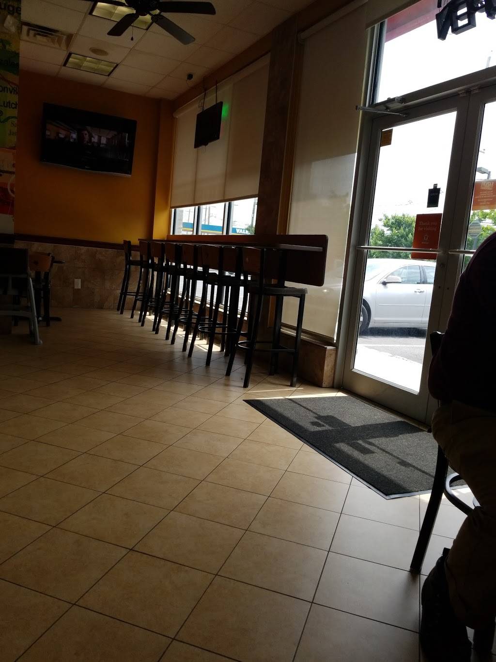 Popeyes Louisiana Kitchen | restaurant | 300 Washington Ave, Carlstadt, NJ 07072, USA | 2019330330 OR +1 201-933-0330