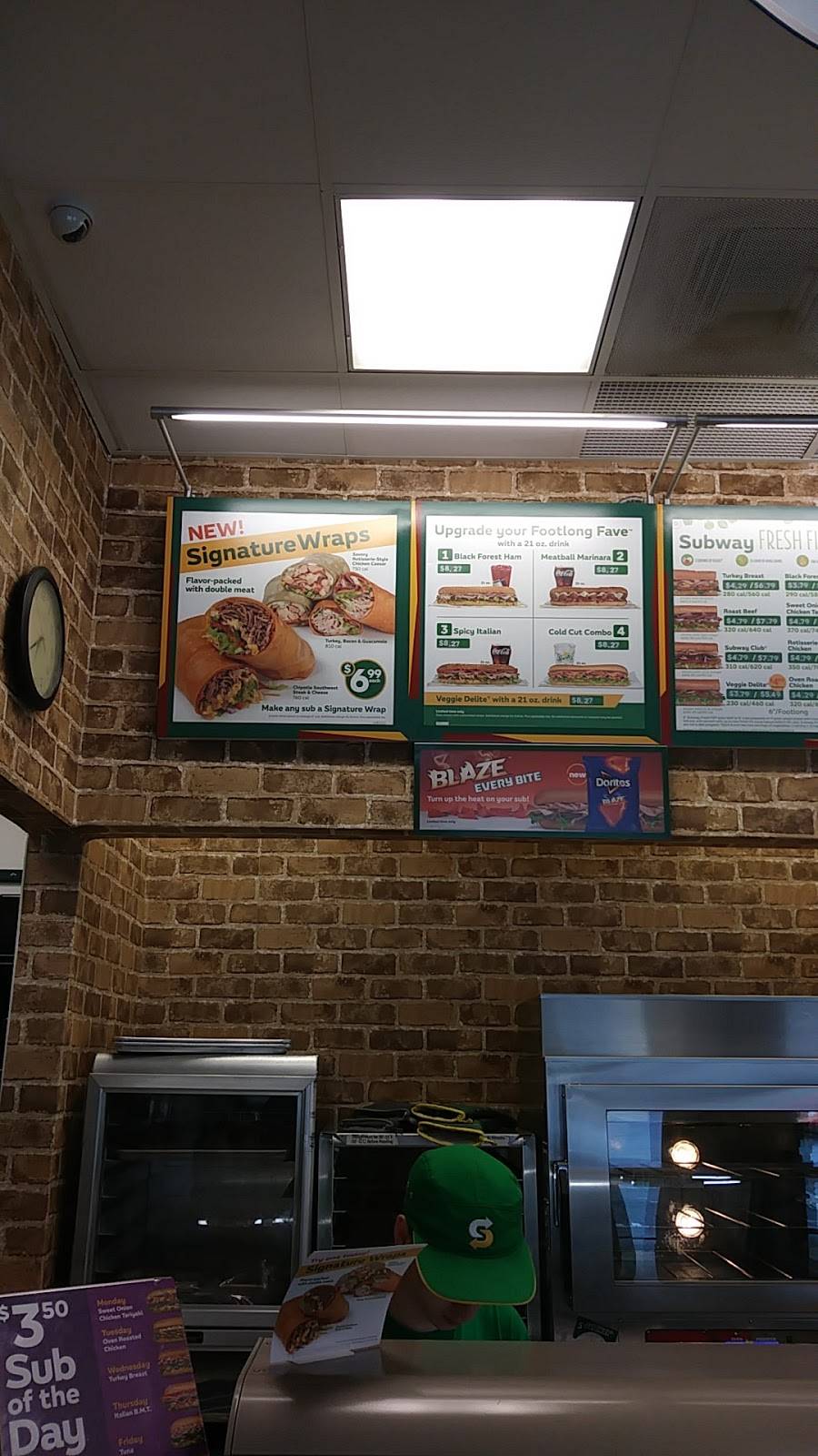 Subway | restaurant | Rawlinson Plaza, 2550 W Main St Suite #125, Rock Hill, SC 29732, USA | 8033285445 OR +1 803-328-5445