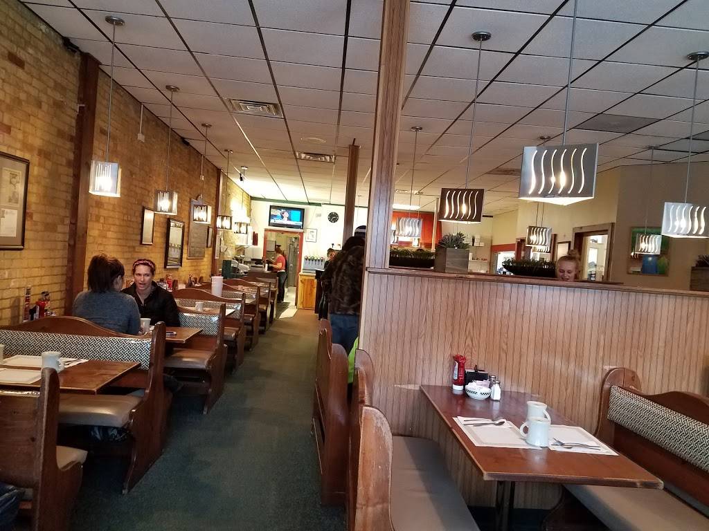 Amalias Family Restaurant | restaurant | 183 E Wisconsin Ave, Oconomowoc, WI 53066, USA | 2625679594 OR +1 262-567-9594