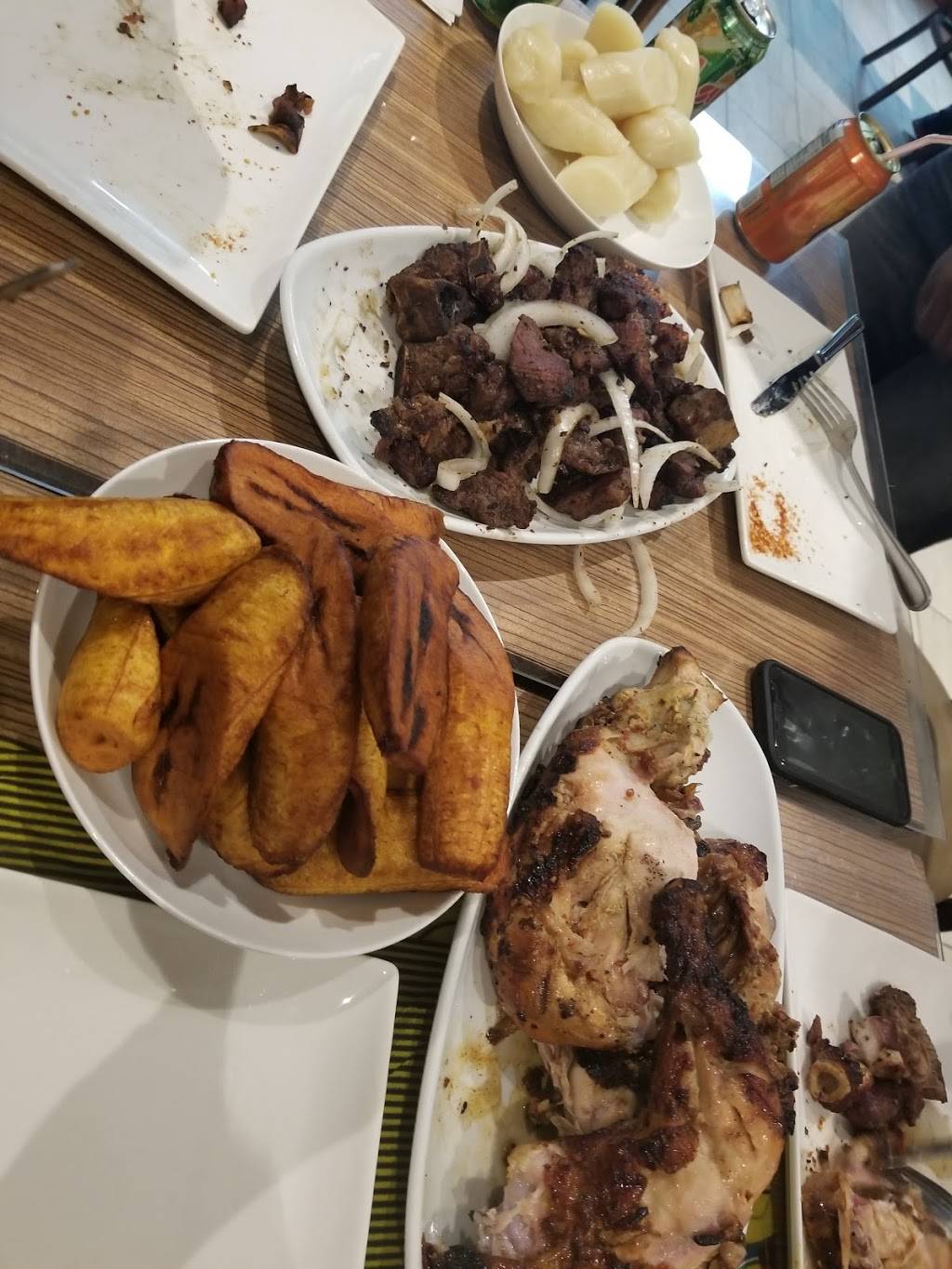 Restaurant Bébé Goût | restaurant | 6524 Rue Beaubien E, Montréal, QC H1M 1A9, Canada | 4388872514 OR +1 438-887-2514