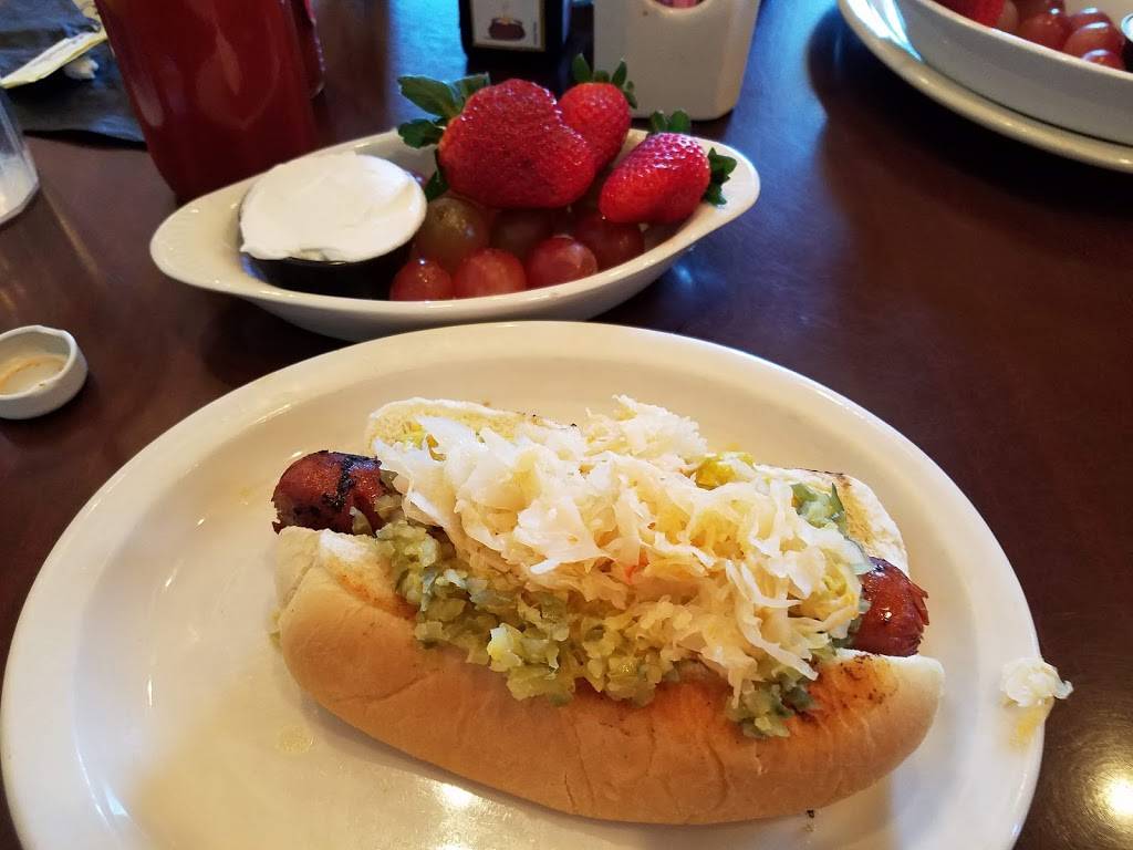 Mozies | restaurant | 1601 Hunter Rd, New Braunfels, TX 78130, USA | 8305151281 OR +1 830-515-1281