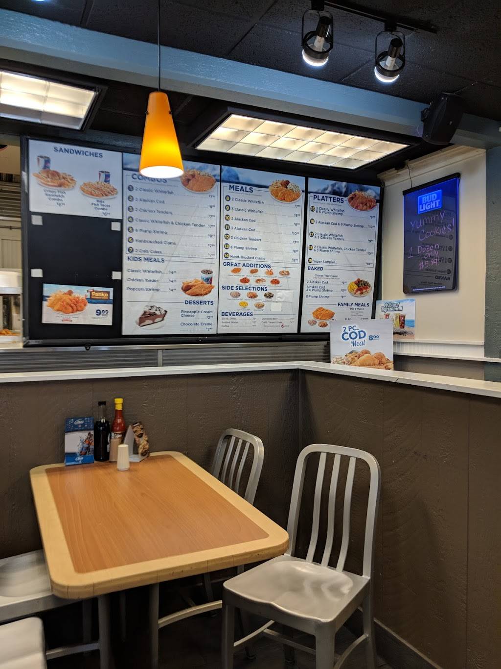 Long John Silvers | restaurant | 5023 S 108th St, Omaha, NE 68137, USA | 4025922600 OR +1 402-592-2600